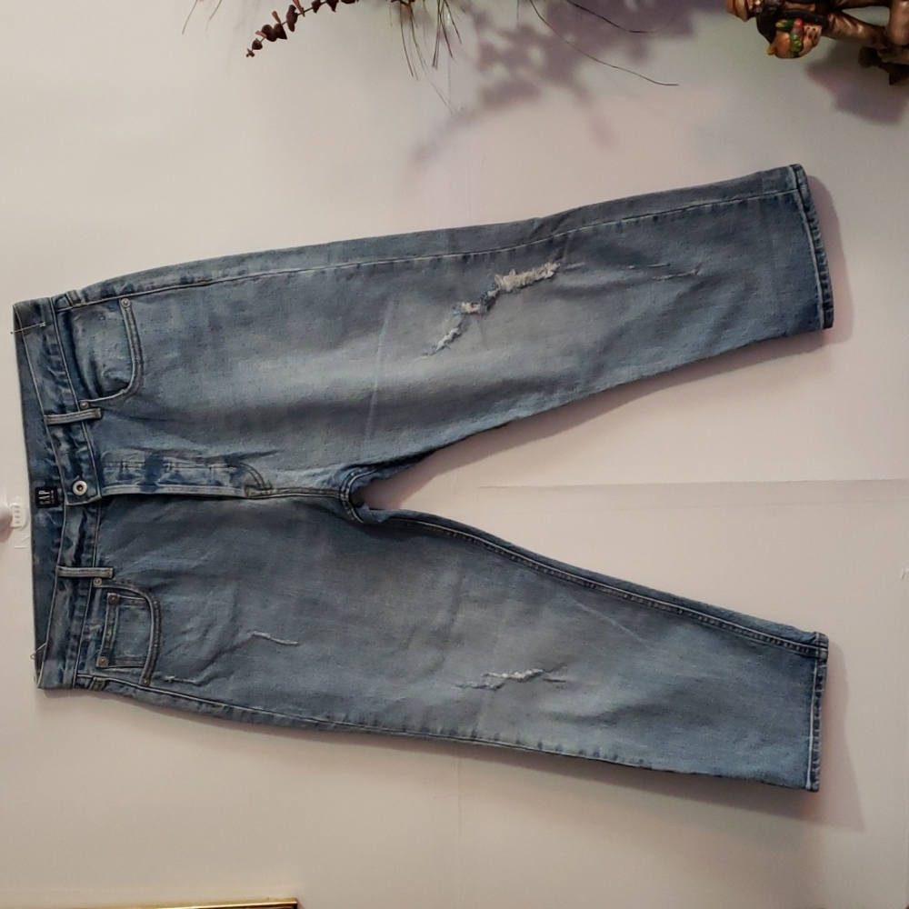 GAP DISTRESSED  JEAN'S